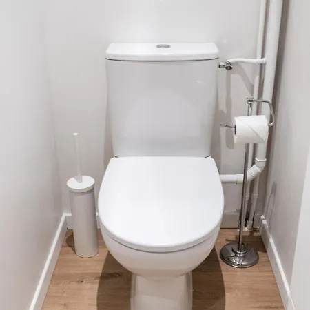 아파트 Comfortable For 6 People Just Steps From The Valmy Metro And Th *