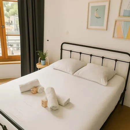 Appartement Comfortable For 6 People Just Steps From The Valmy Metro And Th Lyon